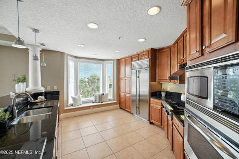 112 5th Avenue #402, Jacksonville Beach FL - photo 6 of 35