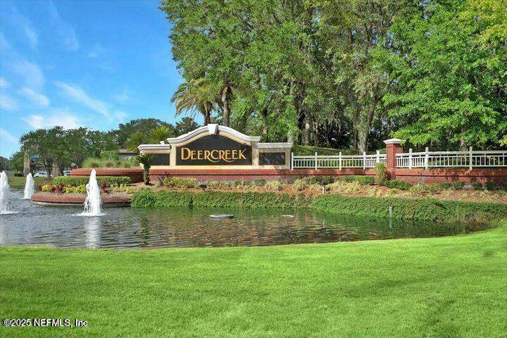 4 bedroom Single Family Residence at 9927 Chelsea Lake Road, Deercreek, Jacksonville — photo 2