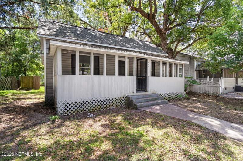 4 bedroom Single Family Residence at 2408 McQuade Street, Robinsons Addn To W, Jacksonville — photo 2