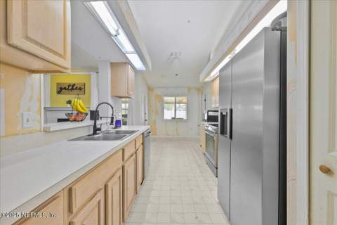 9125 Camshire Drive, Jacksonville FL - photo 12 of 29