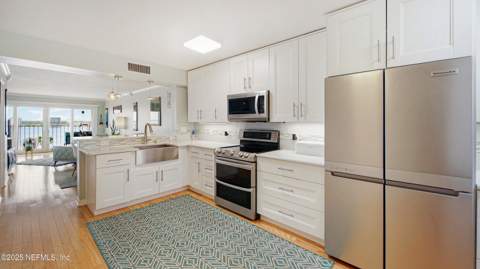 1592 Le Baron Avenue, Jacksonville FL - photo 6 of 65