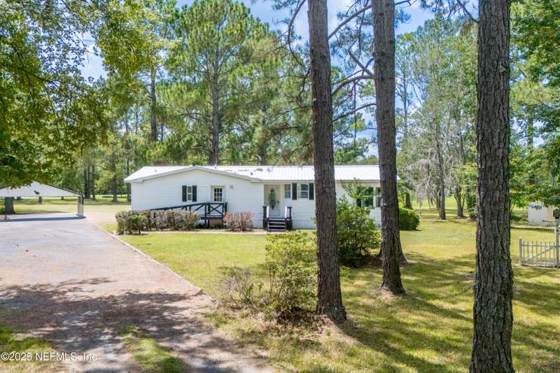 3 bedroom Mobile Home at 2932 NW CR 125, Lawtey, Lawtey — photo 3
