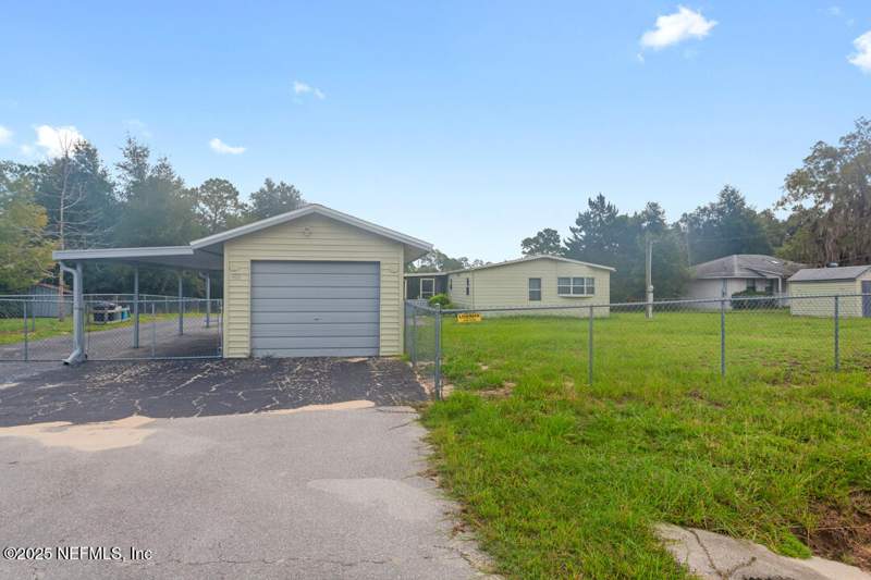 2 bedroom Manufactured Home at 100 Mangels Drive, Rockey-faye Ranchett, Interlachen — photo 3