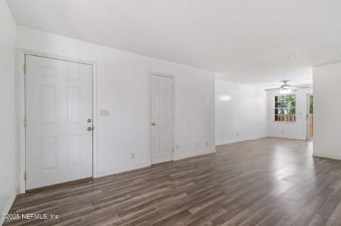 1846 Mallory Street #8, Jacksonville FL - photo 6 of 25