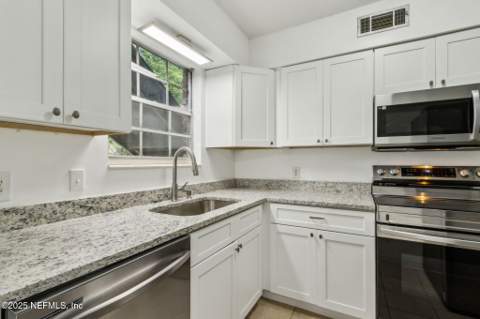 1846 Mallory Street #8, Jacksonville FL - photo 14 of 25
