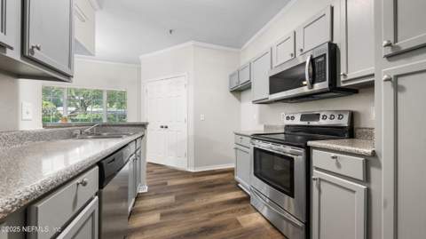 7800 Point Meadows Drive #818, Jacksonville FL - photo 9 of 24