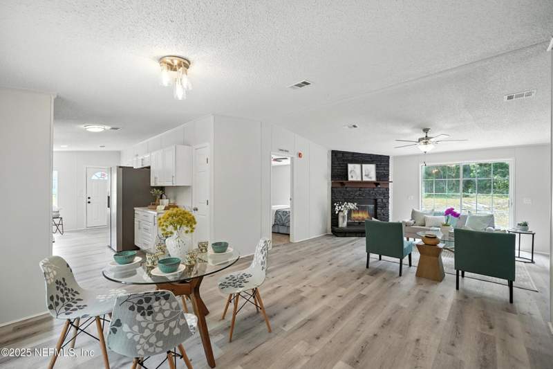 3 bedroom Manufactured Home at 7910 Old Plank Road, Jacksonville, Jacksonville — photo 4