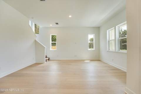 411 E 1st Street, Jacksonville FL - photo 10 of 44
