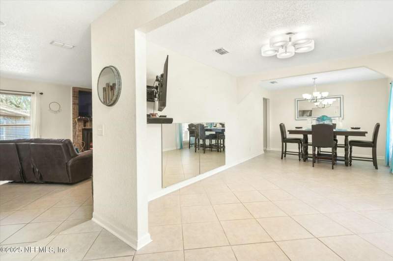 3 bedroom Single Family Residence at 6080 Gulf Road, Tree Top Estates, Jacksonville — photo 5