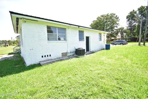 3037 Ribault Scenic Drive, Jacksonville FL - photo 17 of 31