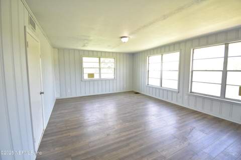 3037 Ribault Scenic Drive, Jacksonville FL - photo 7 of 31