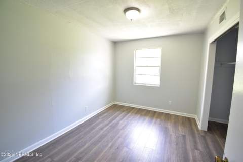 3037 Ribault Scenic Drive, Jacksonville FL - photo 9 of 31