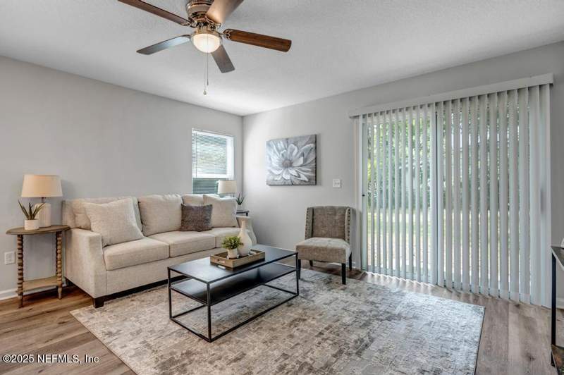 3 bedroom Single Family Residence at 9048 Eaton Avenue, Oakwood Villas, Jacksonville — photo 2