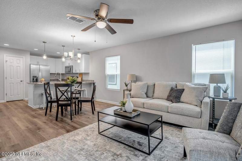 3 bedroom Single Family Residence at 9048 Eaton Avenue, Oakwood Villas, Jacksonville — photo 4