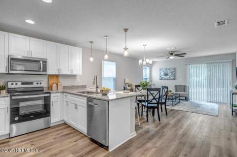 9048 Eaton Avenue, Jacksonville FL - photo 9 of 27