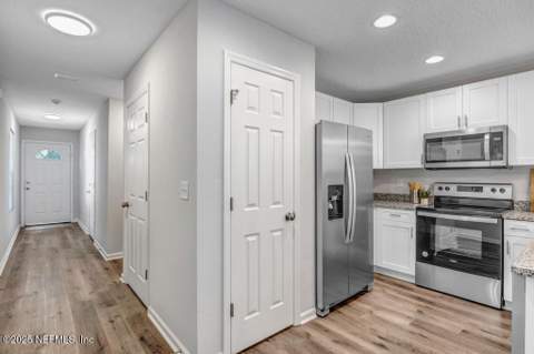 9048 Eaton Avenue, Jacksonville FL - photo 10 of 27