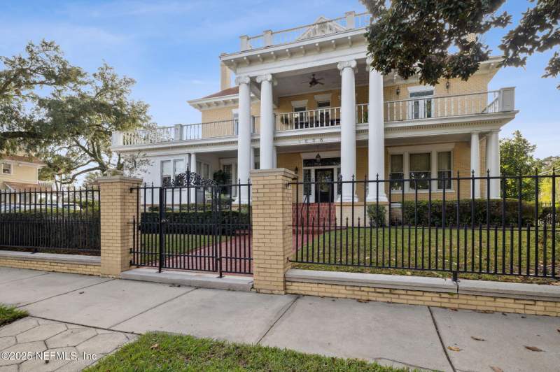2 bedroom Condominium at 1636 King Street #3, Martha Washington, Jacksonville — photo 2