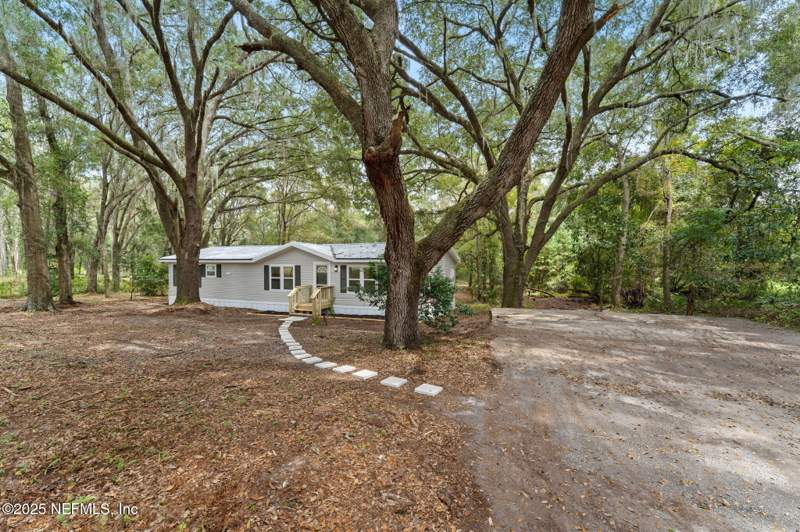3 bedroom Manufactured Home at 183 Ranchette Circle, Bellamy Ranchetts, Florahome — photo 3