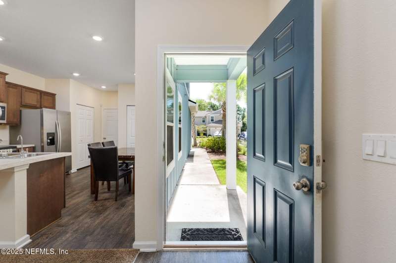 3 bedroom Townhouse at 862 Capitol Parkway, Capitol Park, Jacksonville — photo 5