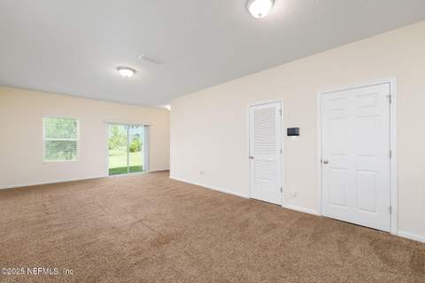 862 Capitol Parkway, Jacksonville FL - photo 6 of 29