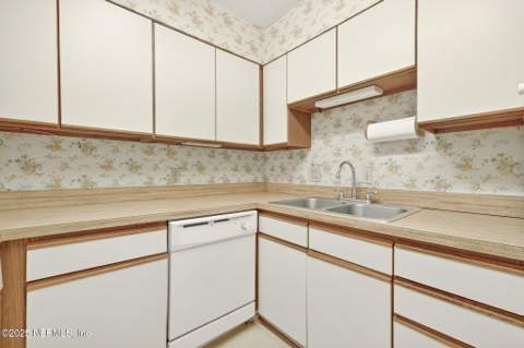 1071 Edgewood Avenue #409, Jacksonville FL - photo 12 of 35