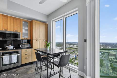1431 Riverplace Boulevard #2501, Jacksonville FL - photo 7 of 68