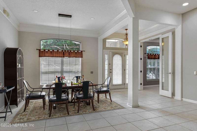 4 bedroom Single Family Residence at 10557 Roundwood Glen Court, East Hampton, Jacksonville — photo 4