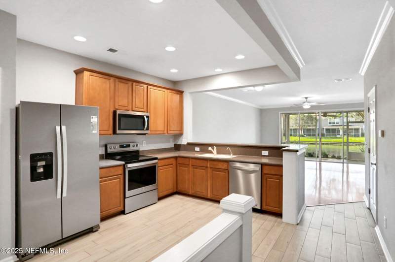3 bedroom Townhouse at 11194 Campfield Circle, Campfield, Jacksonville — photo 4