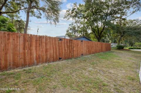 6305 Wuthering Heights Road, Jacksonville FL - photo 13 of 53