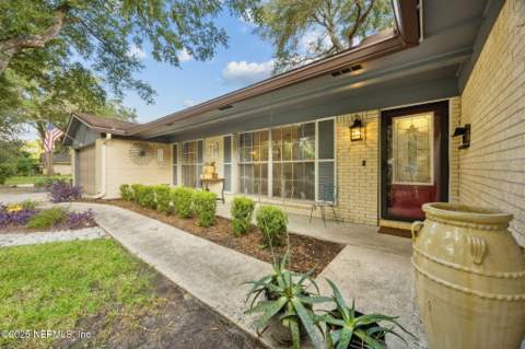 6305 Wuthering Heights Road, Jacksonville FL - photo 6 of 53