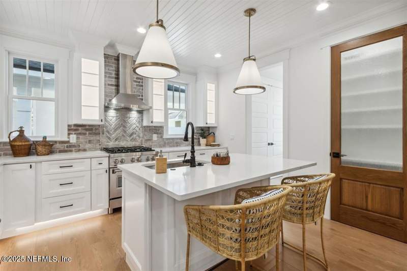 4 bedroom Single Family Residence at 1015 Someruelus Street, Old Town, Fernandina Beach — photo 3