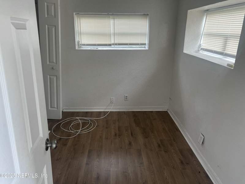 3 bedroom Single Family Residence at 1050 Hood Avenue, Paxon Field, Jacksonville — photo 2