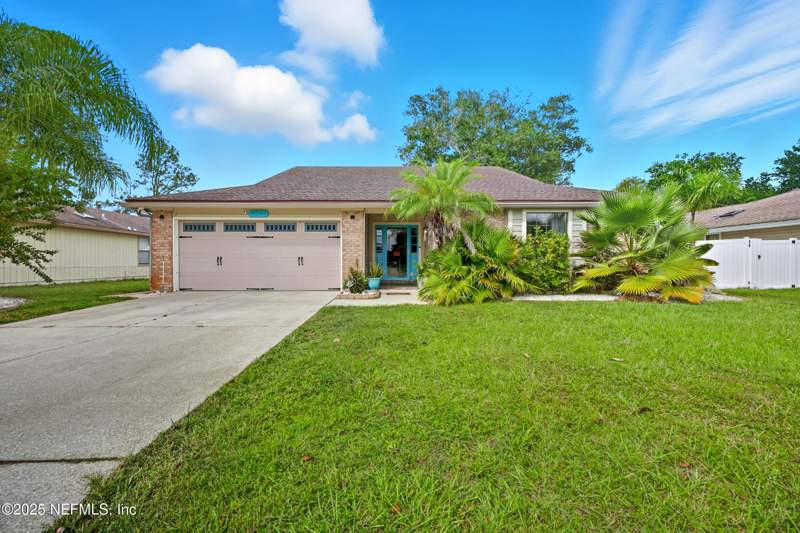 3 bedroom Single Family Residence at 10240 Huntington Forest Boulevard, Walnut Bend, Jacksonville — photo 3