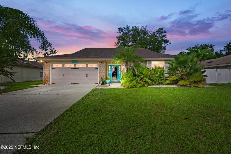 3 bedroom Single Family Residence at 10240 Huntington Forest Boulevard, Walnut Bend, Jacksonville — photo 4