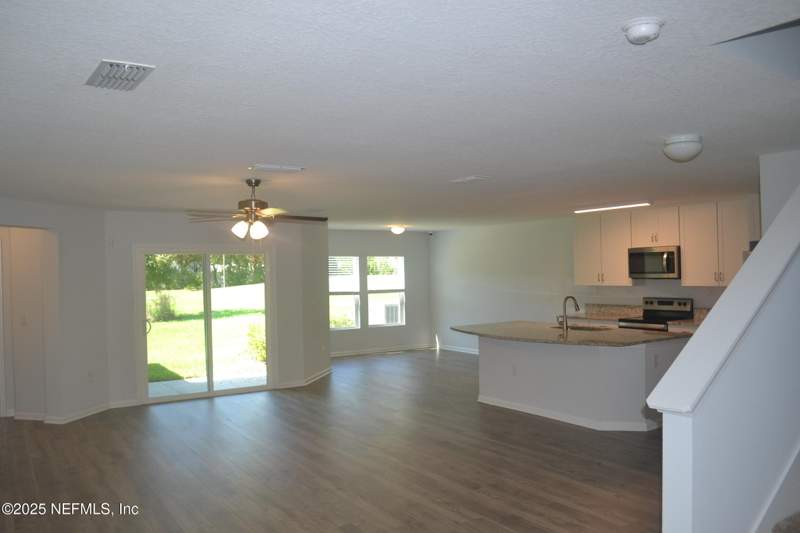 4 bedroom Single Family Residence at 11222 Robert Masters Court, Dunns Crossing, Jacksonville — photo 4