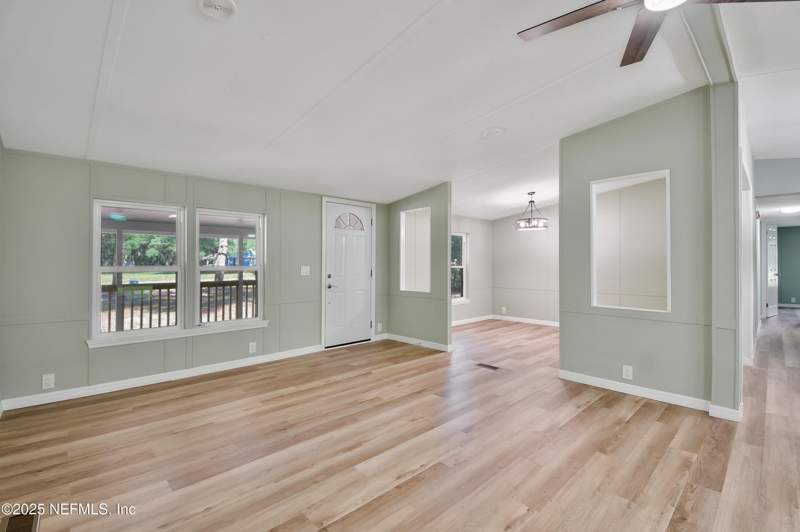 4 bedroom Manufactured Home at 4541 Johns Cemetery Road, Jacksonville South, Middleburg — photo 5