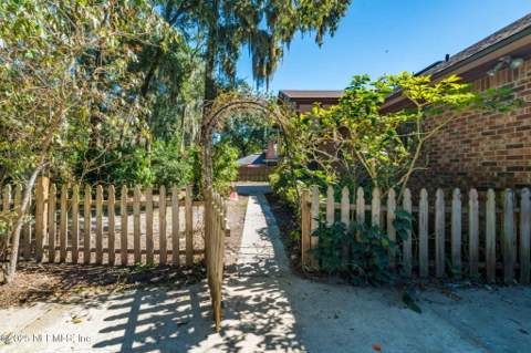 5477 Brightwater Lane, Jacksonville FL - photo 14 of 75