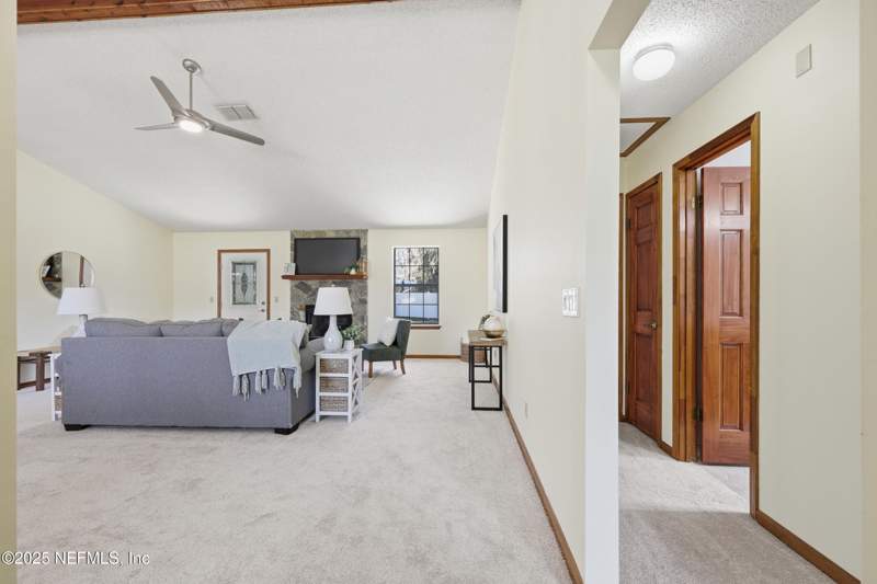 3 bedroom Single Family Residence at 10263 Forest Haven Drive, Walnut Bend, Jacksonville — photo 5