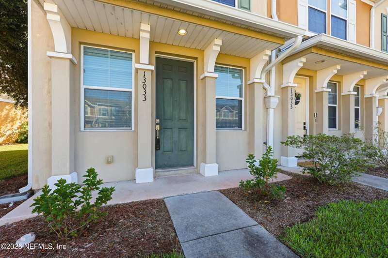 2 bedroom Townhouse at 13033 Sunset Lake Drive, Sumerlin At Bartram, Jacksonville — photo 3