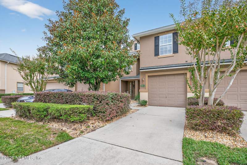 3 bedroom Townhouse at 3880 Buckthorne Drive #C, Briar Oaks Townhomes, Orange Park — photo 2