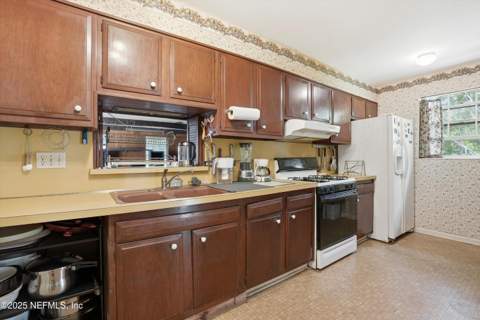4550 Anvers Boulevard, Jacksonville FL - photo 9 of 31