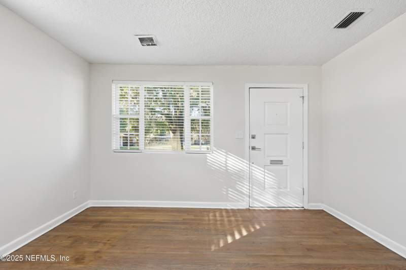 3 bedroom Single Family Residence at 5201 Royce Avenue, Hillcrest, Jacksonville — photo 4