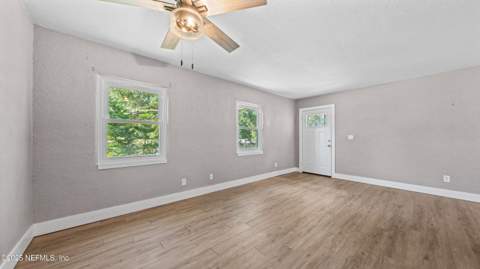1425 Domas Drive, Jacksonville FL - photo 6 of 32