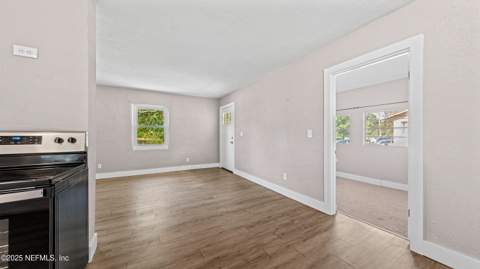 1425 Domas Drive, Jacksonville FL - photo 7 of 32