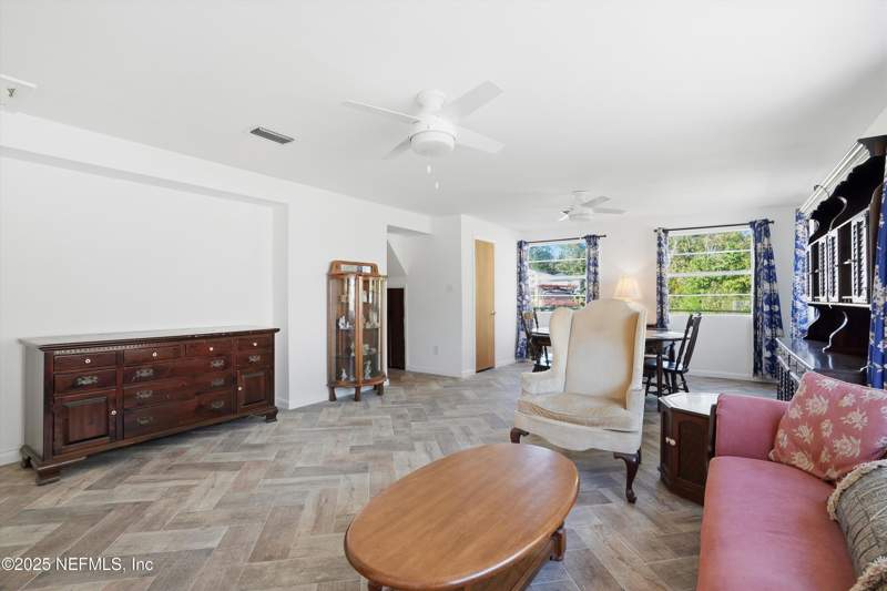 5 bedroom Single Family Residence at 11558 Raft Road, Garden City, Jacksonville — photo 5