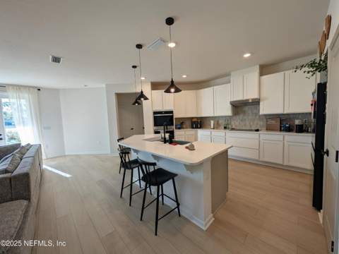 7740 Dunhill Court, Jacksonville FL - photo 10 of 26