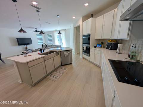 7740 Dunhill Court, Jacksonville FL - photo 11 of 26