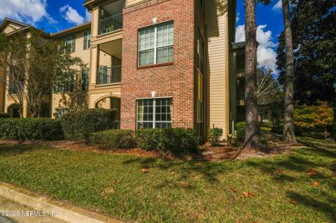 7800 Point Meadows Drive #711, Jacksonville FL - photo 24 of 32