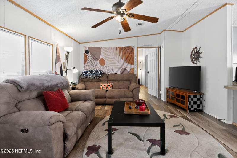 3 bedroom Mobile Home at 136 E Moccasin Creek Lane, Moccasin Creek, Palatka — photo 4