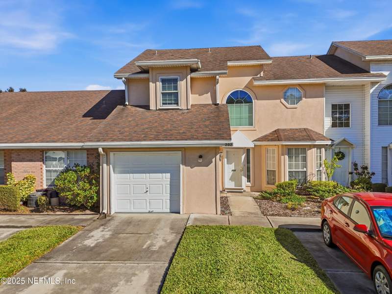 2 bedroom Townhouse at 11 Northside Drive #202, Pine Lakes, Jacksonville — photo 3